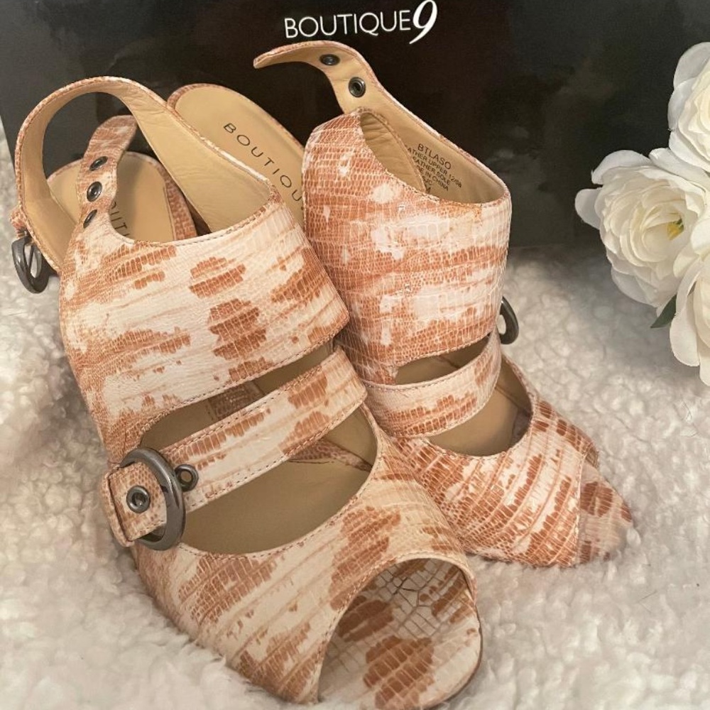 Boutique 9 BTLASO Peep Toe Bootie 9M